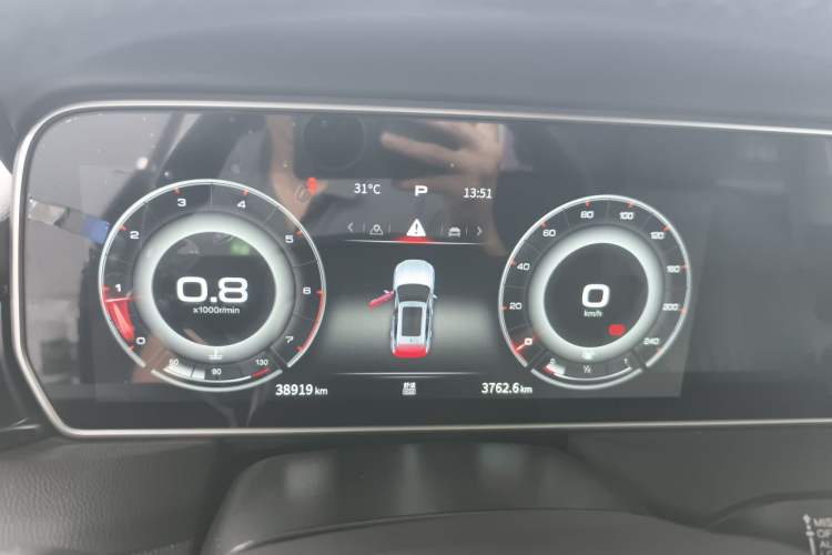Used Hongqi HS5 2022 Revised Version 2.0T Smart Connect Flagship Edition Instrument Cluster