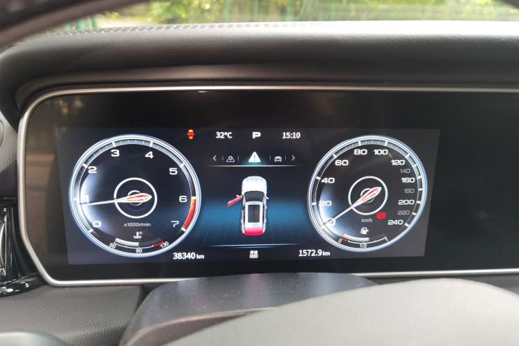 Used Hongqi HS5 2022 Facelifted Version 2.0T Smart Connect Flagship All-Wheel-Drive Edition Instrument Cluster