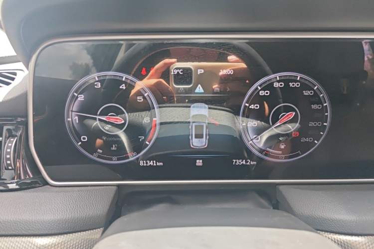 Used Hongqi HS5 2022 Revised Version 2.0T Smart Connect Flagship Edition Instrument Cluster