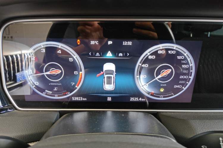 Used Hongqi HS5 2022 Revised Version 2.0T Smart Connect Flagship Edition Instrument Cluster