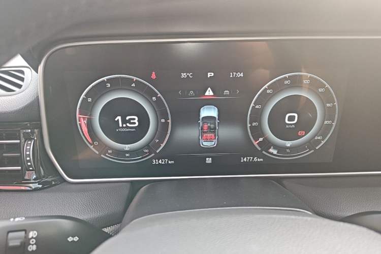 Used Hongqi HS5 2022 Facelifted Version 2.0T Smart Connect Flagship All-Wheel-Drive Edition Instrument Cluster