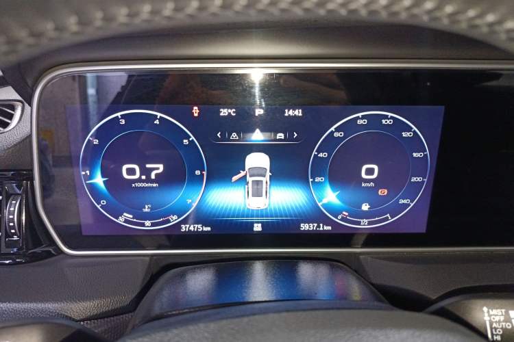 Used Hongqi HS5 2022 Revised Version 2.0T Smart Connect Flagship Edition Instrument Cluster