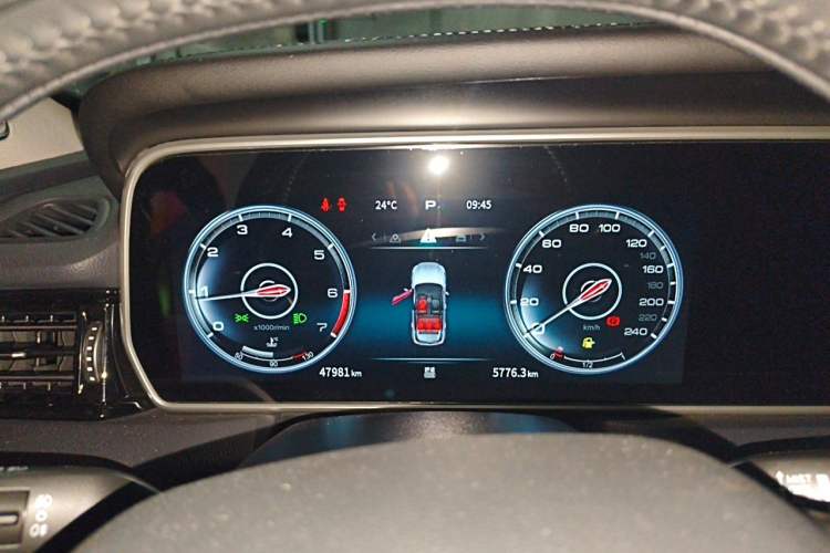 Used Hongqi HS5 2022 Facelifted Version 2.0T Smart Connect Flagship All-Wheel-Drive Edition Instrument Cluster