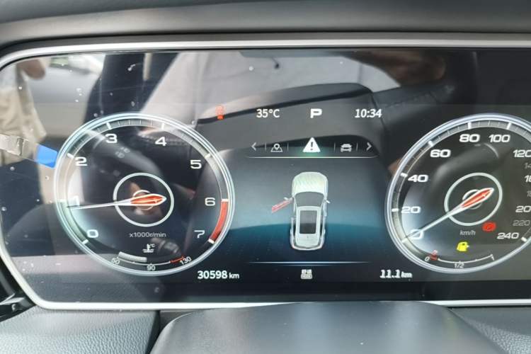 Used Hongqi HS5 2022 Facelifted Version 2.0T Smart Connect Flagship All-Wheel-Drive Edition Instrument Cluster