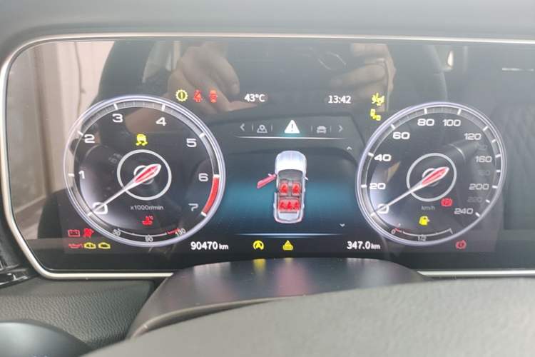Used Hongqi HS5 2022 Revised Version 2.0T Smart Connect Flagship Edition Instrument Cluster