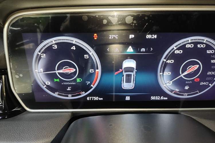 Used Hongqi HS5 2022 Revised Version 2.0T Smart Connect Flagship Edition Instrument Cluster