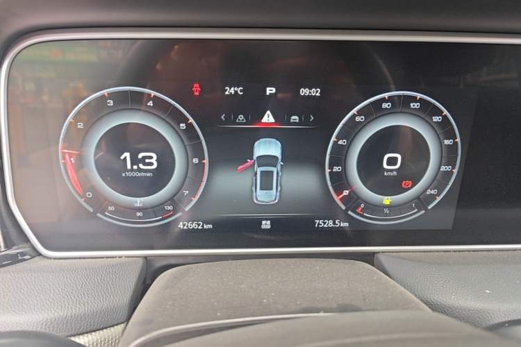 Used Hongqi HS5 2022 Revised Version 2.0T Smart Connect Flagship Edition Instrument Cluster