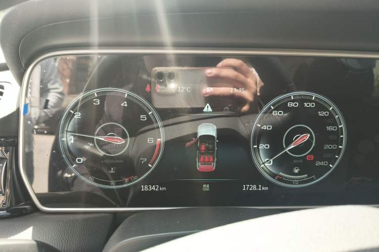 Used Hongqi HS5 2022 2.0T Smart Connect Flagship All-Wheel-Drive Version Instrument Cluster