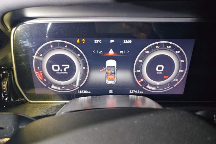 Used Hongqi HS5 2022 Revised Version 2.0T Smart Connect Flagship Edition Instrument Cluster