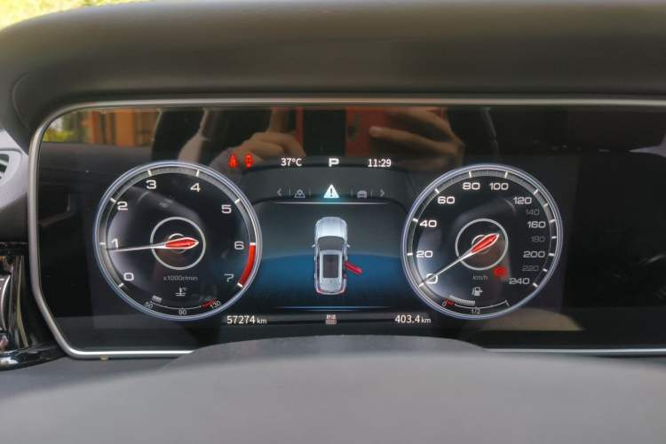 Used Hongqi HS5 2022 Facelifted Version 2.0T Smart Connect Flagship All-Wheel-Drive Edition Instrument Cluster
