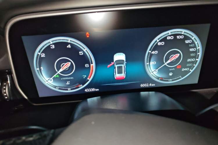Used Hongqi HS5 2022 2.0T Smart Connect Flagship All-Wheel-Drive Version Instrument Cluster