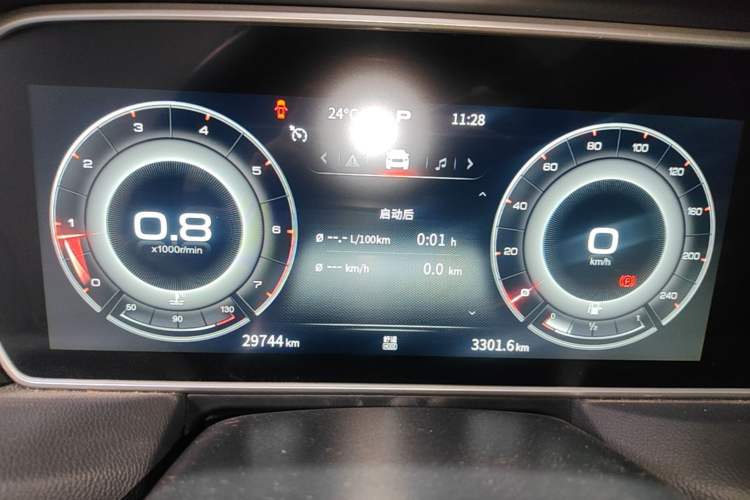 Used Hongqi HS5 2022 Revised Version 2.0T Smart Connect Flagship Edition Instrument Cluster