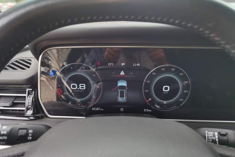 Used Hongqi HS5 2022 Revised Version 2.0T Smart Connect Flagship Edition Instrument Cluster