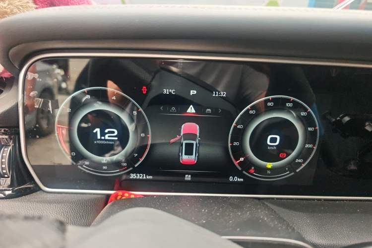 Used Hongqi HS5 2022 Revised Version 2.0T Smart Connect Flagship Edition Instrument Cluster