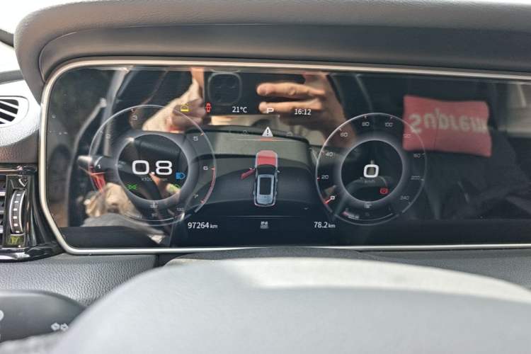 Used Hongqi HS5 2022 Facelifted Version 2.0T Smart Connect Flagship All-Wheel-Drive Edition Instrument Cluster