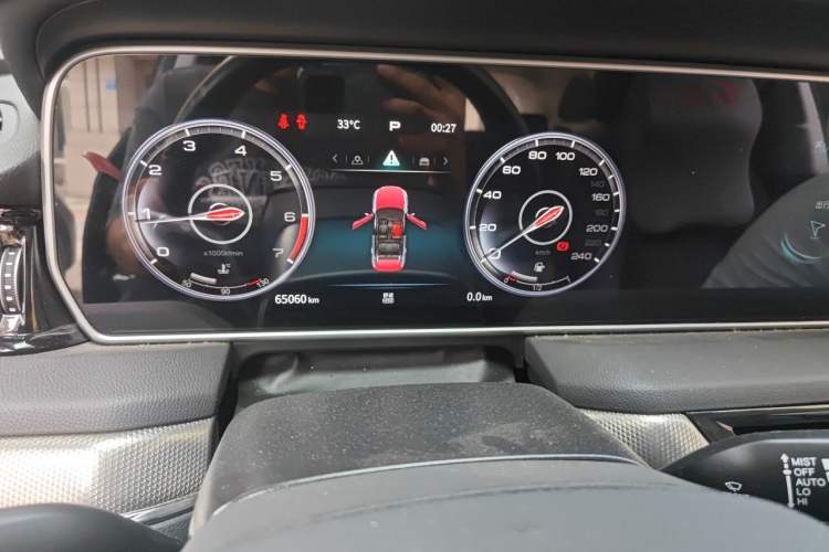 Used Hongqi HS5 2022 Facelifted Version 2.0T Smart Connect Flagship All-Wheel-Drive Edition Instrument Cluster