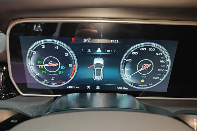 Used Hongqi HS5 2022 Revised Version 2.0T Smart Connect Flagship Edition Instrument Cluster