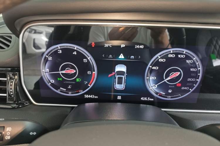 Used Hongqi HS5 2022 Facelifted Version 2.0T Smart Connect Flagship All-Wheel-Drive Edition Instrument Cluster