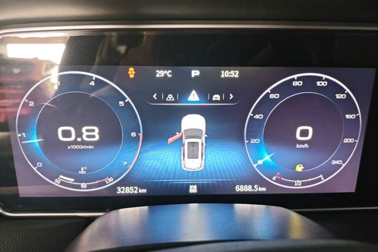 Used Hongqi HS5 2022 Facelifted Version 2.0T Smart Connect Flagship All-Wheel-Drive Edition Instrument Cluster