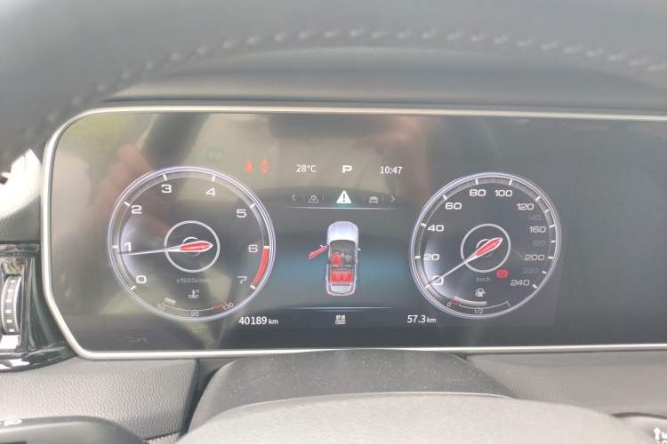 Used Hongqi HS5 2022 Revised Version 2.0T Smart Connect Flagship Edition Instrument Cluster