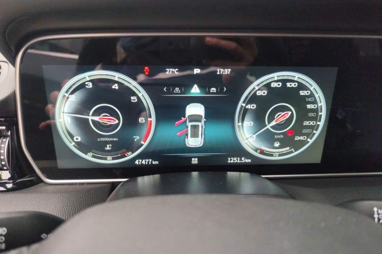 Used Hongqi HS5 2022 Revised Version 2.0T Smart Connect Flagship Edition Instrument Cluster