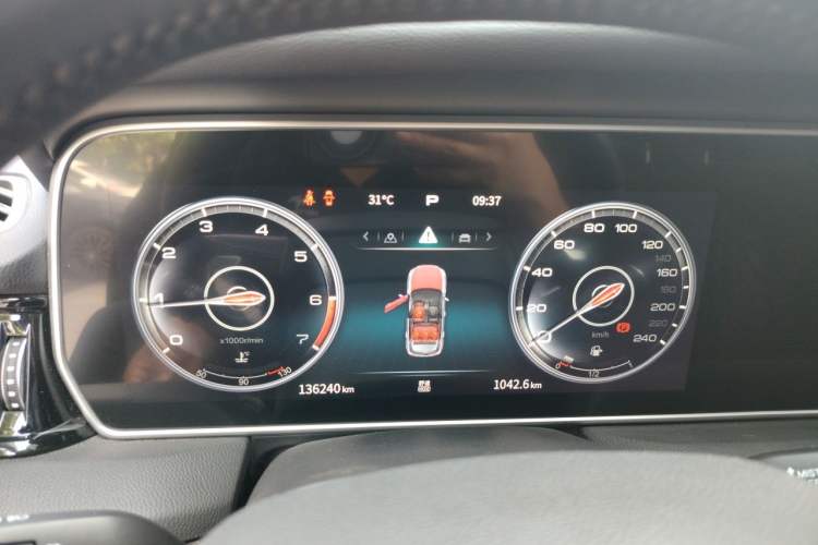Used Hongqi HS5 2022 2.0T Smart Connect Flagship All-Wheel-Drive Version Instrument Cluster