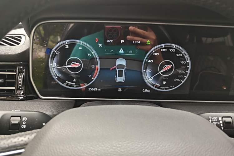 Used Hongqi HS5 2022 Revised Version 2.0T Smart Connect Flagship Edition Instrument Cluster