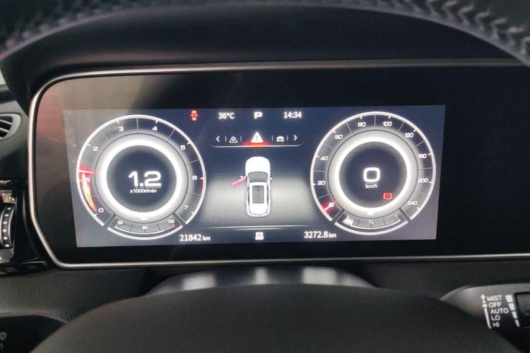Used Hongqi HS5 2022 Facelifted Version 2.0T Smart Connect Flagship All-Wheel-Drive Edition Instrument Cluster