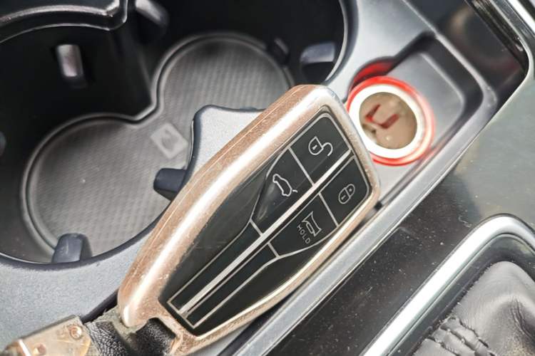 Used Hongqi HS5 2022 Revised Version 2.0T Smart Connect Flagship Edition Interior 1