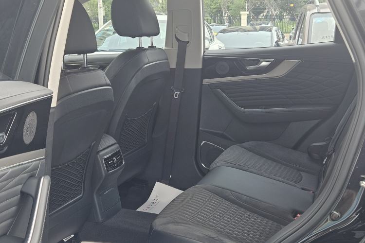 Used Hongqi HS5 2022 2.0T Smart Connect Flagship Edition Interior 1