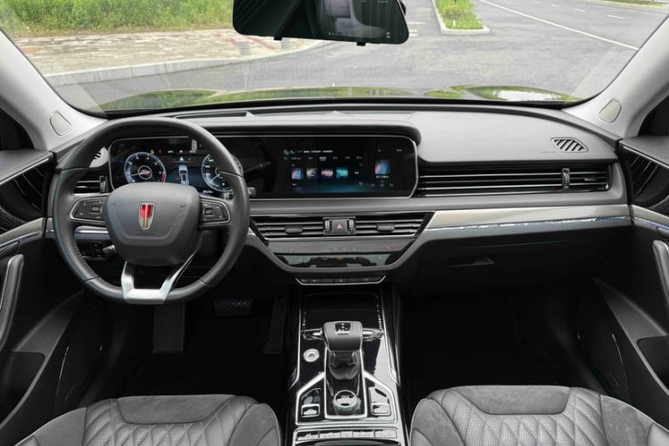 Used Hongqi HS5 2022 2.0T Smart Connect Flagship Enjoyment Purchase Edition Interior 1