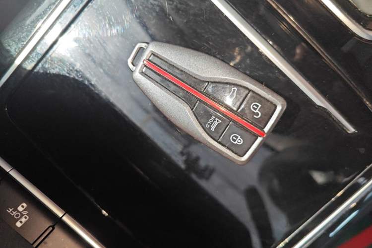 Used Hongqi HS5 2022 Facelifted Version 2.0T Smart Connect Flagship All-Wheel-Drive Edition Interior 1