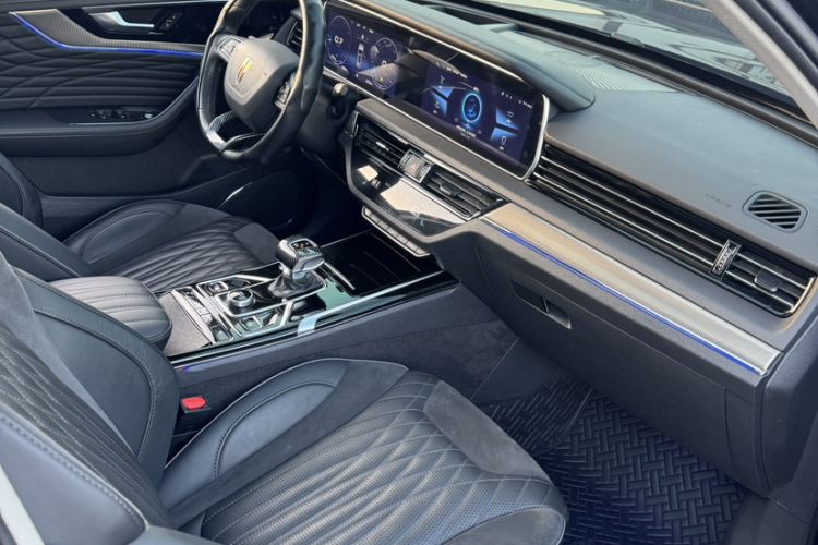 Used Hongqi HS5 2022 Facelifted Version 2.0T Smart Connect Flagship All-Wheel-Drive Edition Interior 1
