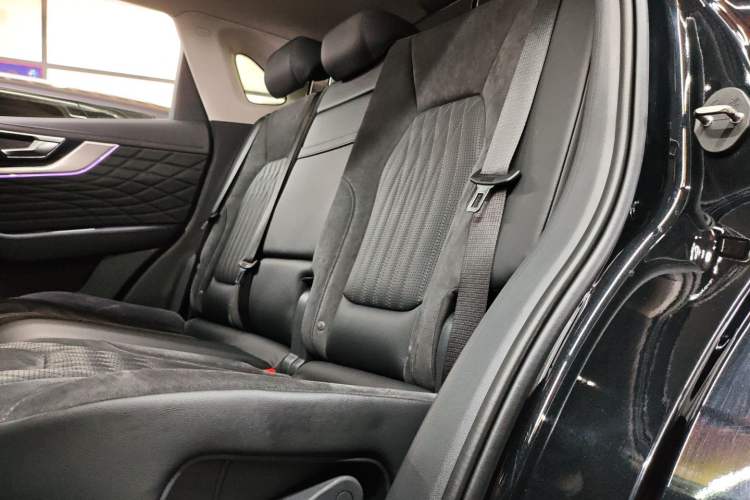 Used Hongqi HS5 2022 Facelifted Version 2.0T Smart Connect Flagship All-Wheel-Drive Edition Interior 2