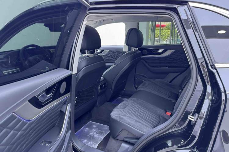 Used Hongqi HS5 2022 Facelifted Version 2.0T Smart Connect Flagship All-Wheel-Drive Edition Interior 2