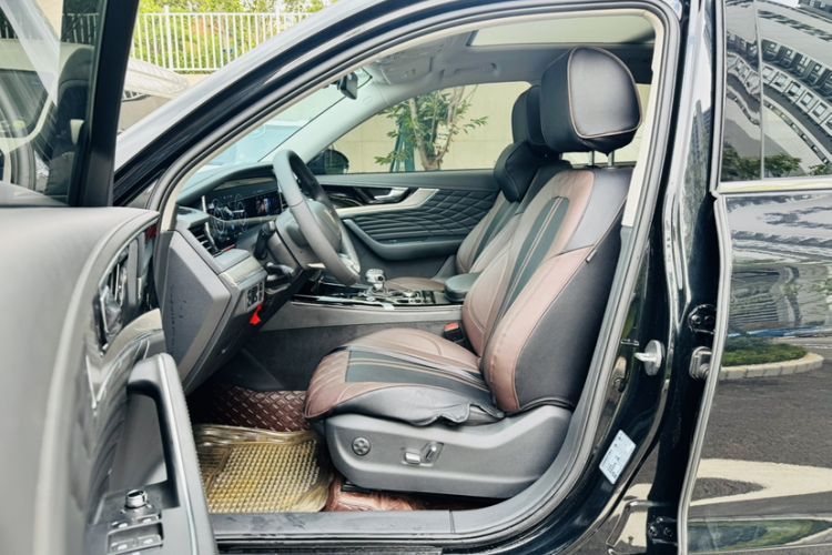 Used Hongqi HS5 2022 Revised Version 2.0T Smart Connect Flagship Edition Interior 2