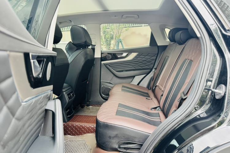 Used Hongqi HS5 2022 Revised Version 2.0T Smart Connect Flagship Edition Interior 3