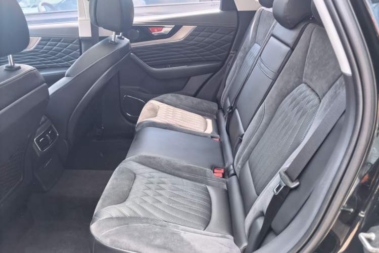 Used Hongqi HS5 2022 Revised Version 2.0T Smart Connect Flagship Edition Interior 3
