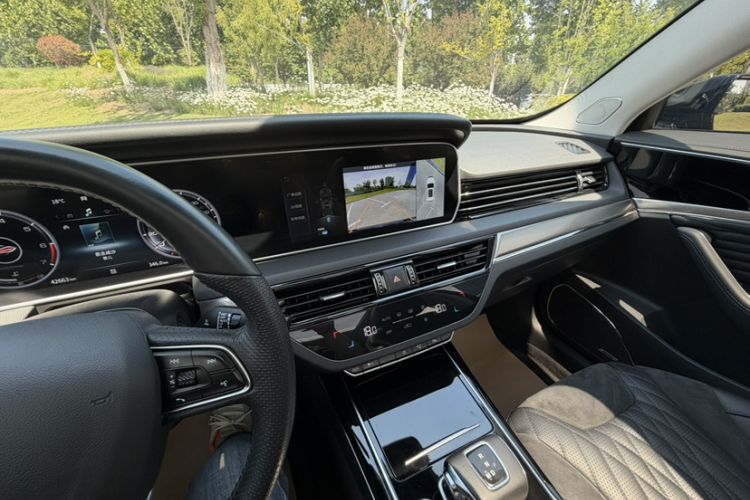 Used Hongqi HS5 2022 Revised Version 2.0T Smart Connect Flagship Edition Interior 3