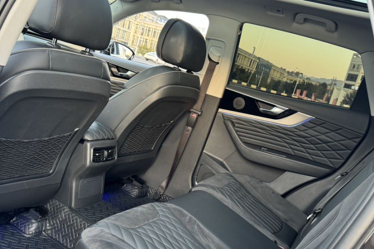 Used Hongqi HS5 2022 Facelifted Version 2.0T Smart Connect Flagship All-Wheel-Drive Edition Interior 3