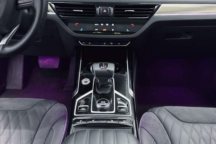 Used Hongqi HS5 2022 Revised Version 2.0T Smart Connect Flagship Edition Interior 4