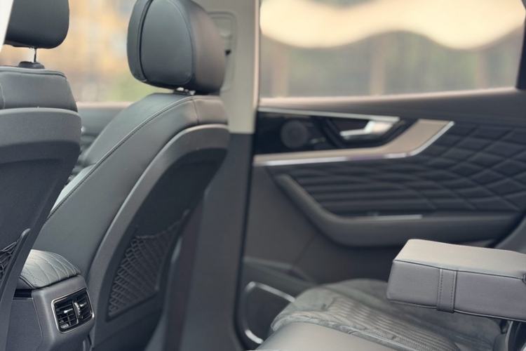 Used Hongqi HS5 2022 Revised Version 2.0T Smart Connect Flagship Edition Interior 4
