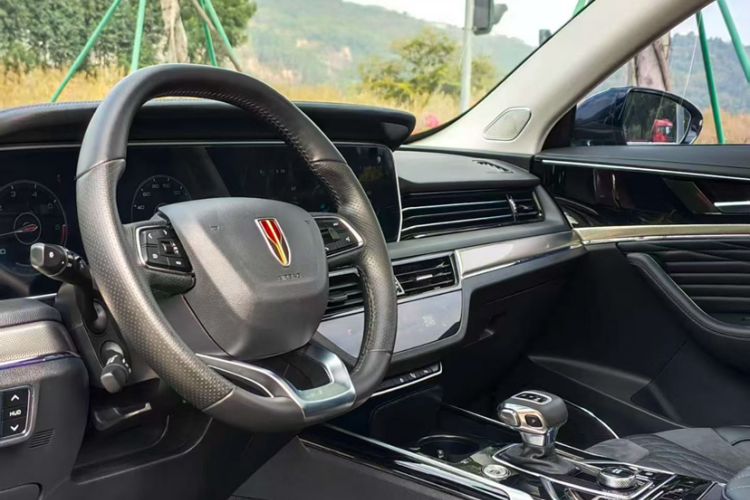 Used Hongqi HS5 2022 Revised Version 2.0T Smart Connect Flagship Edition Interior 4