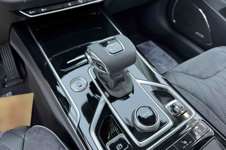 Used Hongqi HS5 2022 Facelifted Version 2.0T Smart Connect Flagship All-Wheel-Drive Edition Interior 5