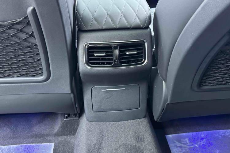 Used Hongqi HS5 2022 Facelifted Version 2.0T Smart Connect Flagship All-Wheel-Drive Edition Interior 6