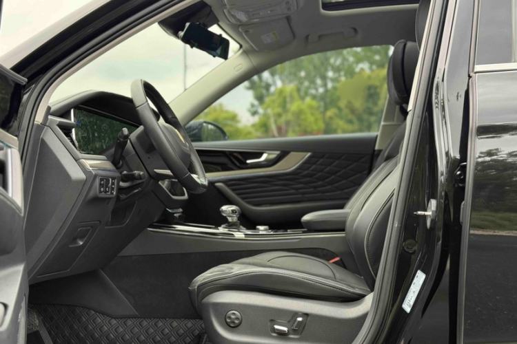 Used Hongqi HS5 2022 2.0T Smart Connect Flagship Enjoyment Purchase Edition Interior 8