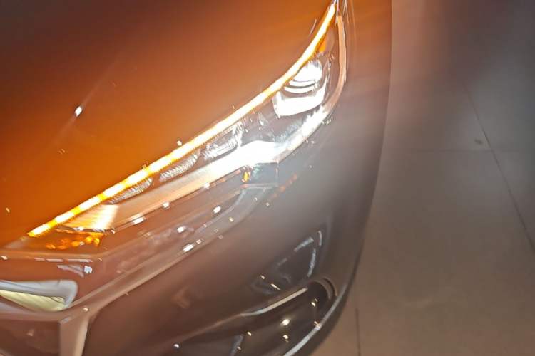 Used Hongqi HS5 2022 Revised Version 2.0T Smart Connect Flagship Edition Left Front Headlight