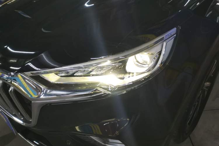 Used Hongqi HS5 2022 Revised Version 2.0T Smart Connect Flagship Edition Left Front Headlight