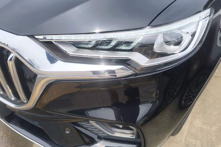 Used Hongqi HS5 2022 Revised Version 2.0T Smart Connect Flagship Edition Left Front Headlight