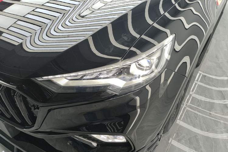 Used Hongqi HS5 2022 Revised Version 2.0T Smart Connect Flagship Edition Left Front Headlight